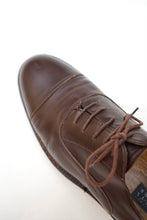 Load image into Gallery viewer, "BARNEYS NEWYORK" STRAIGHT CHIP LEATHER SHOES