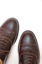 Load image into Gallery viewer, "BARNEYS NEWYORK" STRAIGHT CHIP LEATHER SHOES