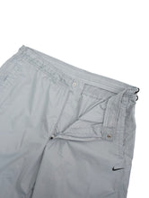 Load image into Gallery viewer, 00&#39;S &quot;NIKE&quot; NYLON SHORTS
