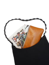 Load image into Gallery viewer, 00'S "SALVATORE FERRAGAMO" VALA CHAIN ONE SHOULDER BAG

