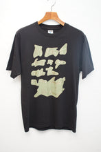 画像をギャラリービューアに読み込む, 90-00'S "MOSCHINO JEANS" GOLD FOIL MESSAGE PRINT TEE
