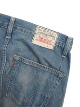 Load image into Gallery viewer, 00'S "EURO LEVI'S" CROPPED DENIM PANTS
