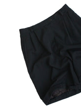 Load image into Gallery viewer, 80&#39;S &quot;AUSTIN REED&quot; 2-TUCK WOOL SHORTS
