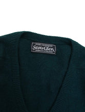 Load image into Gallery viewer, 90&#39;S &quot;SCOTS GLEN&quot; SADDLE SHOULDER CASHMERE V-NECK KNIT  SWEATER
