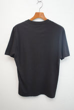画像をギャラリービューアに読み込む, 90-00'S "MOSCHINO JEANS" GOLD FOIL MESSAGE PRINT TEE

