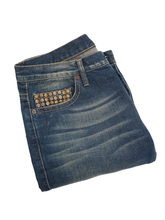 Load image into Gallery viewer, 00&#39;S UNKNOWN STUDS DESIGN JEANS
