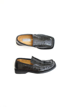Load image into Gallery viewer, &quot;PATRICK COX WANNABE&quot; SQUARE TOE  EMBOSSED LOAFES
