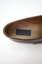 Load image into Gallery viewer, 90&#39;S &quot;BARNEYS NEWYORK&quot; STRAIGHT CHIP LEATHER SHOES
