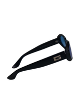 Load image into Gallery viewer, 90&#39;S &quot;GUCCI&quot; BLUE OVAL SUNGLASSES
