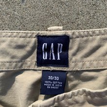 Load image into Gallery viewer, DEADSTOCK &quot;GAP&quot; COTTON CARGO PANTS
