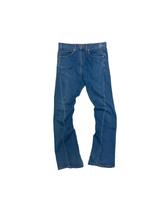 Load image into Gallery viewer, 00&#39;S &quot;LEVI&#39;S RED&quot; PIONEER-FOLLOW WARPED FLARE DENIM
