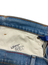 Load image into Gallery viewer, 00&#39;S &quot;LEVI&#39;S RED&quot; PIONEER-FOLLOW WARPED FLARE DENIM
