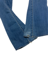 Load image into Gallery viewer, 00&#39;S &quot;LEVI&#39;S RED&quot; PIONEER-FOLLOW WARPED FLARE DENIM
