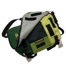 Load image into Gallery viewer, &quot;TIMBUK2&quot; CLASSIC MESSENGER
