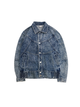 Load image into Gallery viewer, 90&#39;S &quot;WELL-OFF&quot; STONEWASHED DENIM JACKET
