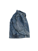 Load image into Gallery viewer, 90&#39;S &quot;WELL-OFF&quot; STONEWASHED DENIM JACKET
