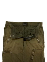 Load image into Gallery viewer, &quot;STUSSY&quot; WORN OUT PARACHUTE PANTS
