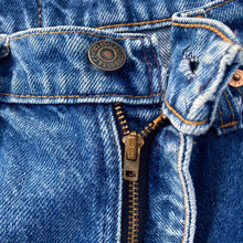 Load image into Gallery viewer, &quot;LEVI&#39;S&quot;  UNKNOWN MADE IN USA
